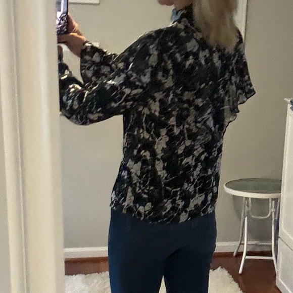 Chelsea and Walker Illusion Top 100% Silk - Picture 4 of 7